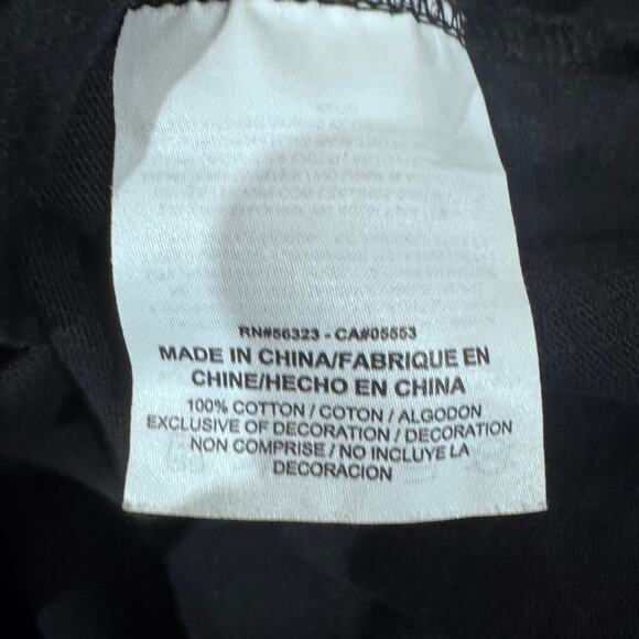 Nike Air Men’s Graphic T-Shirt M Black Back Logo Flag Patch Cotton - Picture 5 of 7